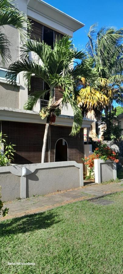 Lovely 4 Bed Townhouse With Common Swimming Pool Grand Bay Luaran gambar